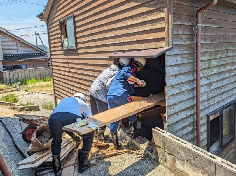 news_240699_volunteer-2