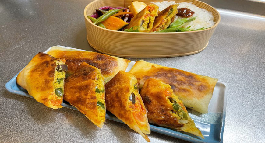 夏野菜でカレー春巻き