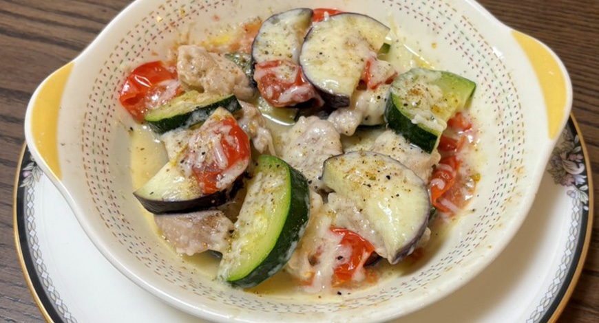 鶏肉と夏野菜のチーズ蒸し
