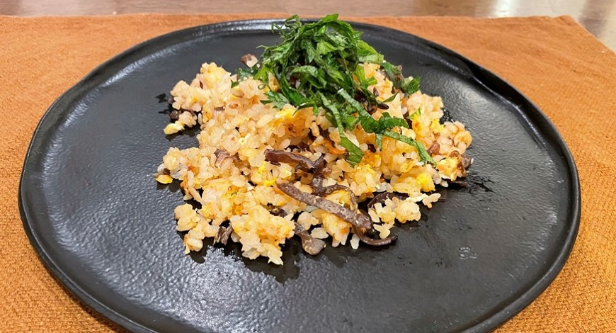 きくらげと鮭の和風焼き飯