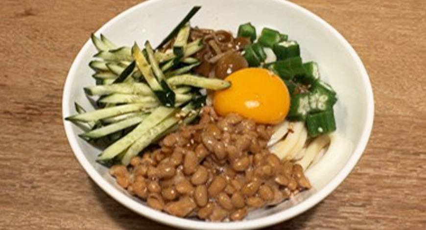 ピり辛ネバネバ混ぜうどん