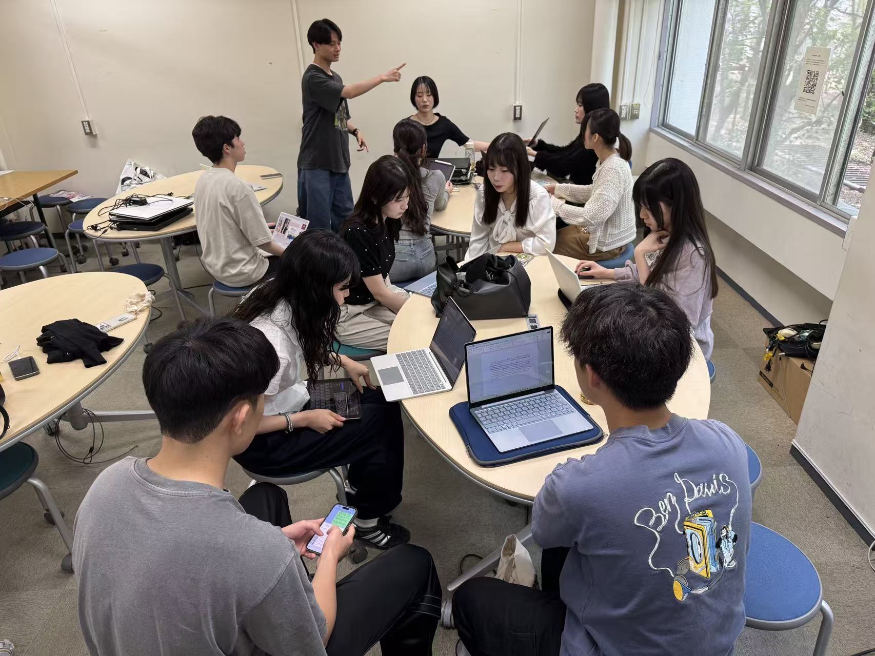 写真右