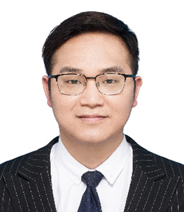 助教 馬 群 顔写真