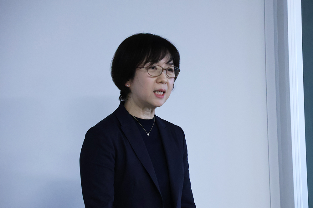 講義中の中村氏