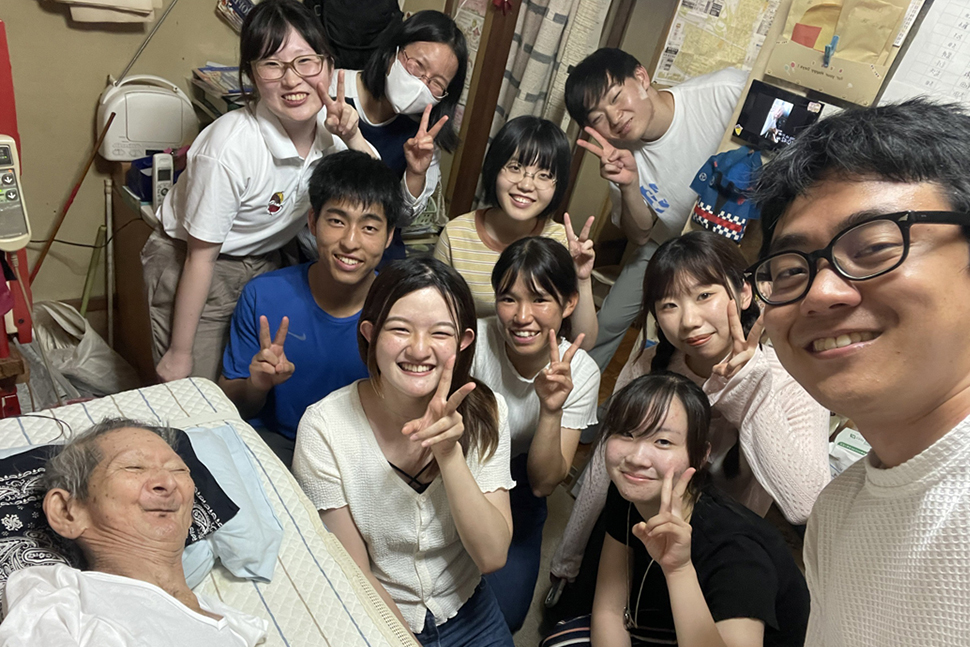 まりおさんを囲んだ集合写真
