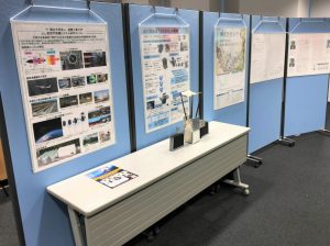 キックオフ_パネル展示-300x224