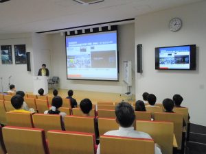 レポート青地駿太さん-300x225