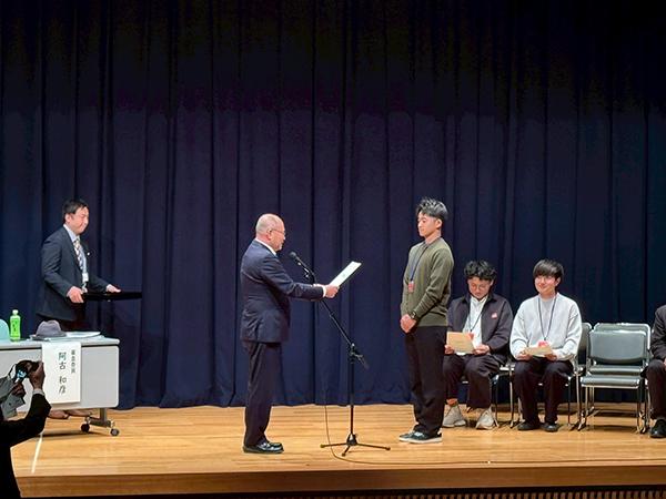 LINE_ALBUM_研究室の日常_251202_2