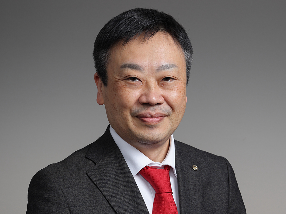 研究科長兼学部長 鶴田 大輔