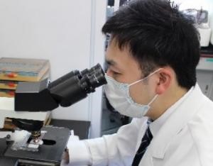 佐久間先生_顔写真