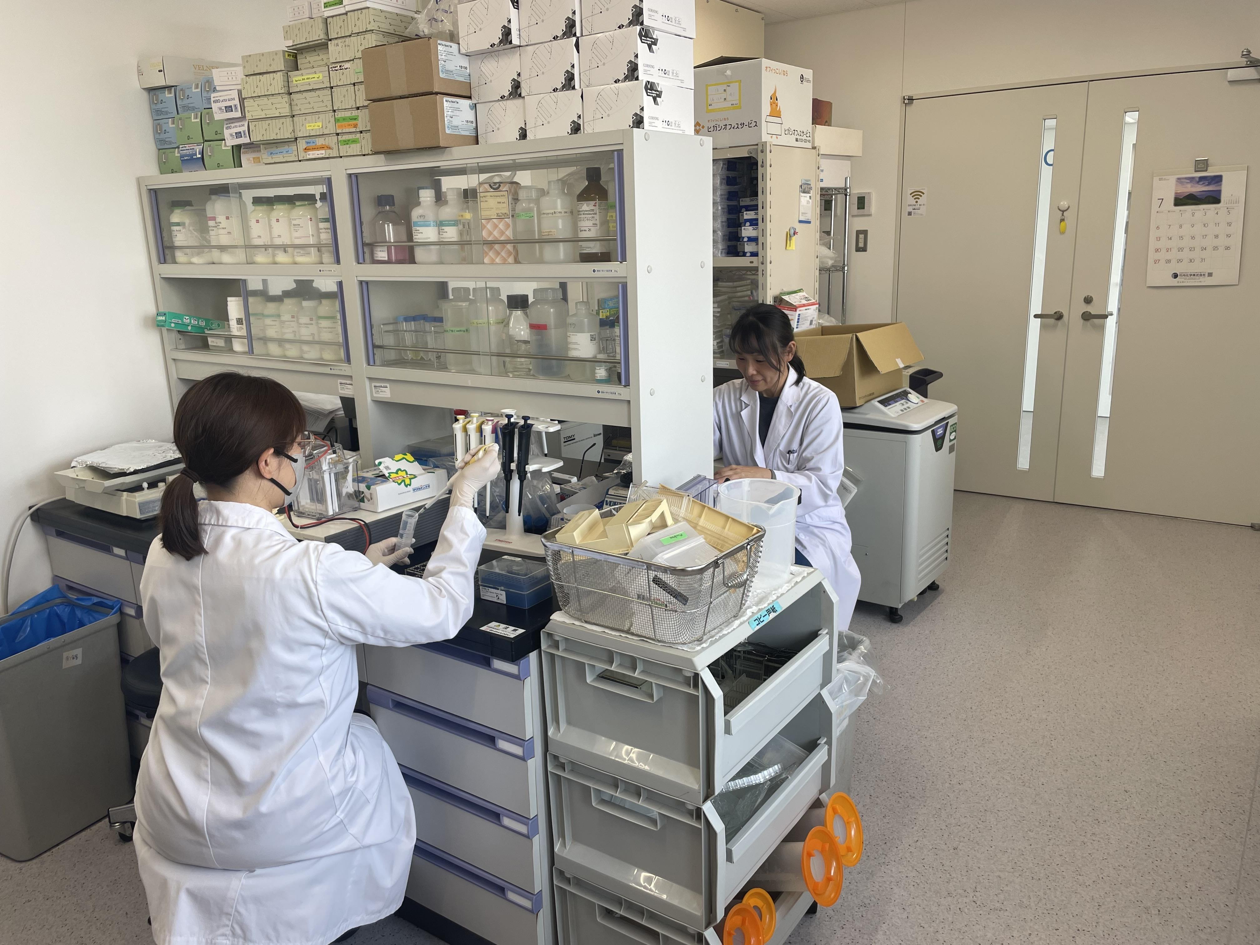 実験室の様子_1
