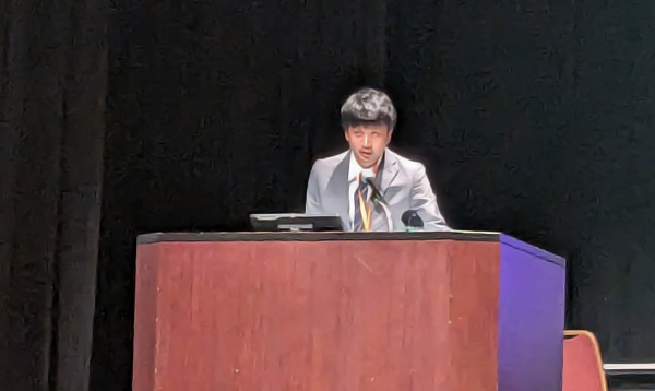 質問に答える吉田先生