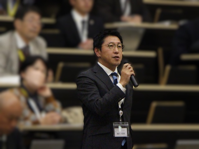 ㈱堀場製作所　横川昭徳様（背景ぼかし）③