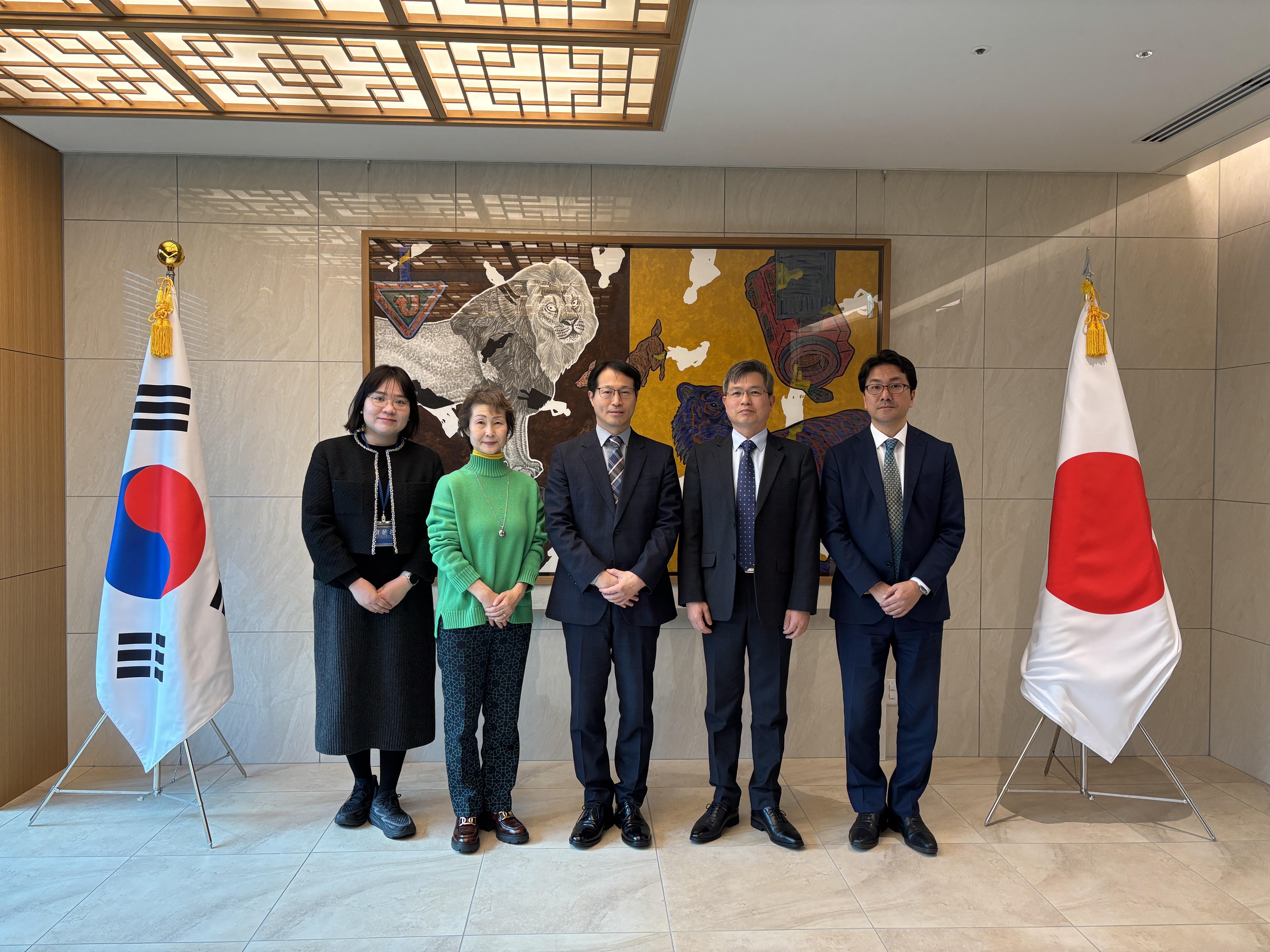 DF17927B-3DC8-419B-B960-2DDD437B7C2C