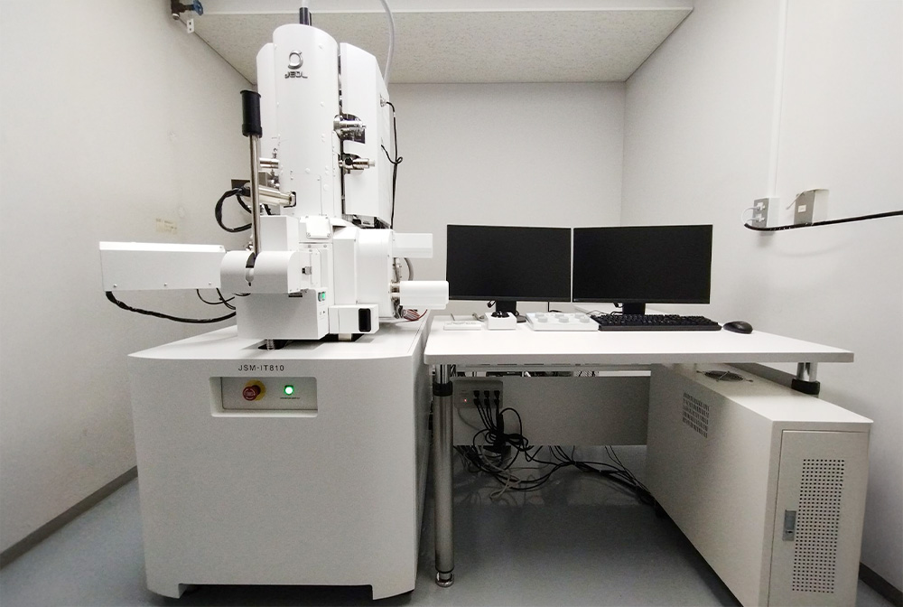 ショットキー電界放出形走査電子顕微鏡（アレイトモグラフィー対応） 