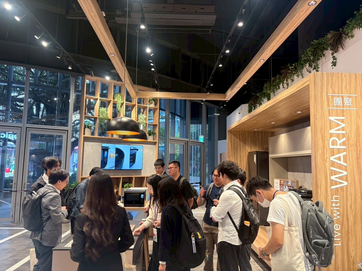 パナソニック台湾本社を訪問し、台湾における日系企業の最新の展開状況について理解を深める