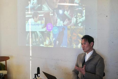 ハナムラ チカヒロ准教授の講演「仏教と意識」