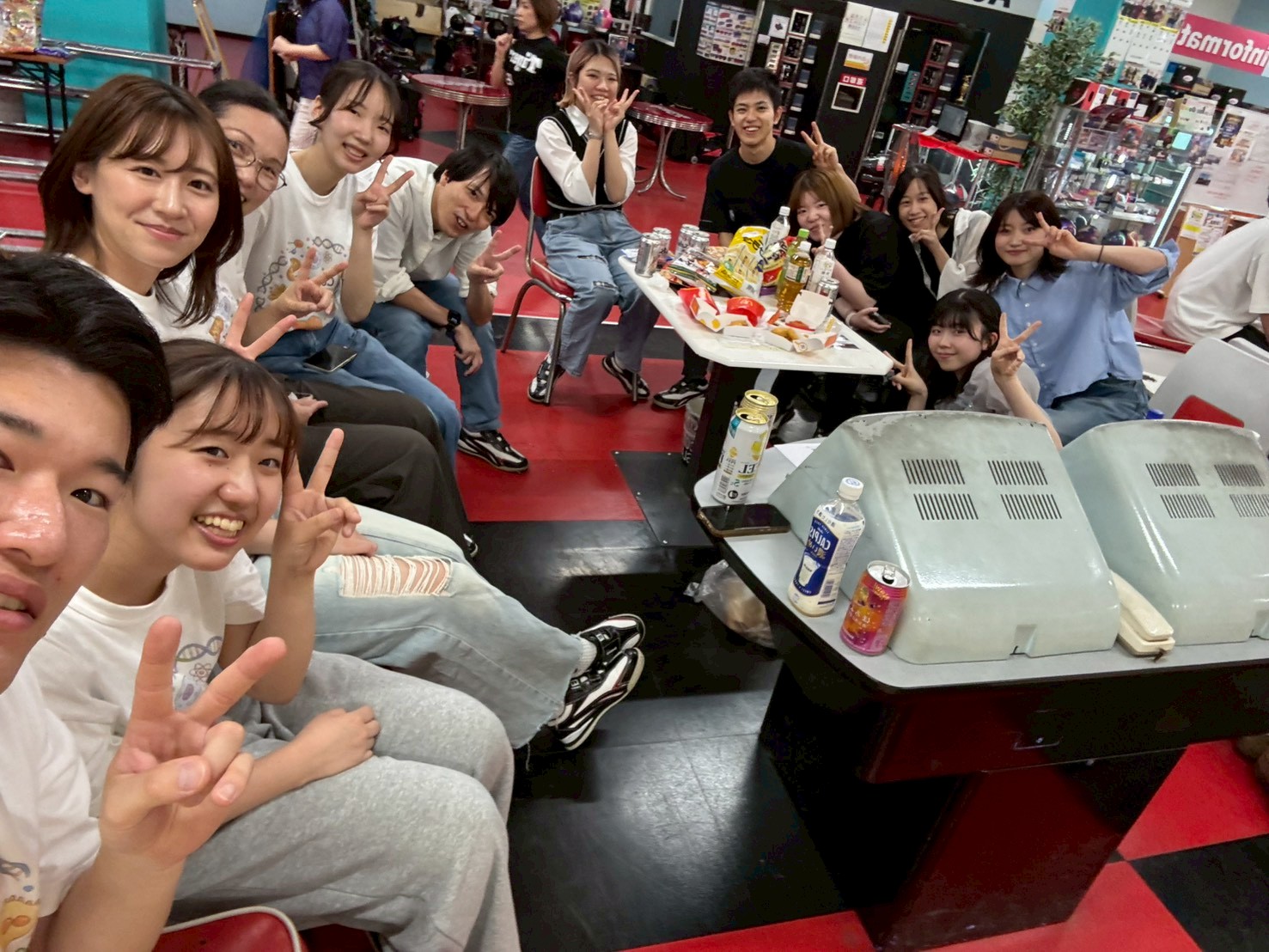 LINE_ALBUM_260612研究室対抗クイズ大会・🎳大会_260701