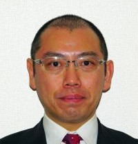 万代先生写真_200